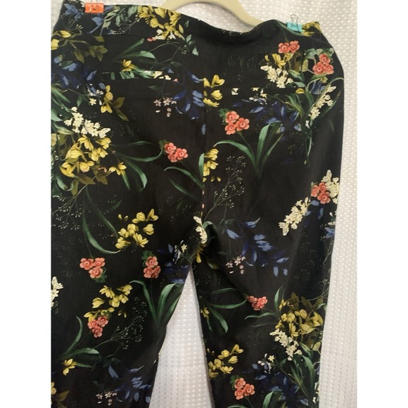Chico's size 1R Black Bronze Floral Pants Pull On Pockets Size 8 - Picture 8 of 8